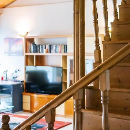 Lovely 150sqm Maisonette With An Attic In ラリサ