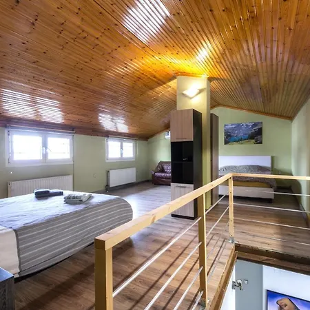 Lovely 150sqm Maisonette With An Attic In