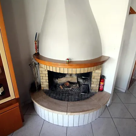 Lovely 150sqm Maisonette With An Attic In