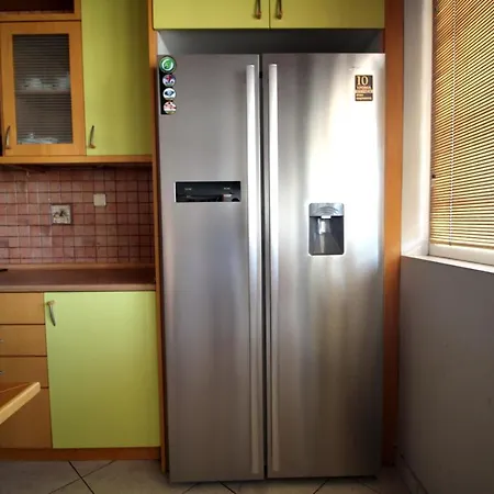 アパート Lovely 150sqm Maisonette With An Attic In *