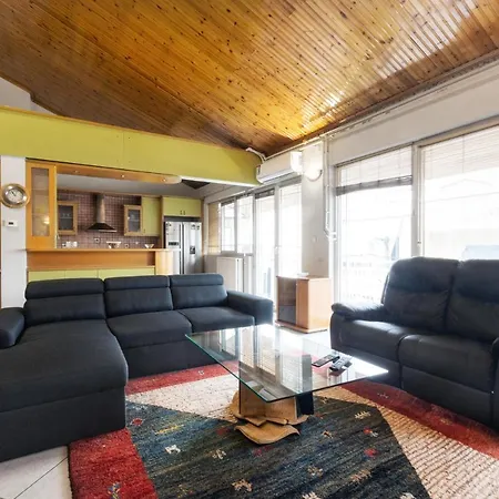 Lovely 150sqm Maisonette With An Attic In