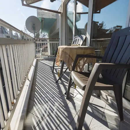 アパート Lovely 150sqm Maisonette With An Attic In ラリサ